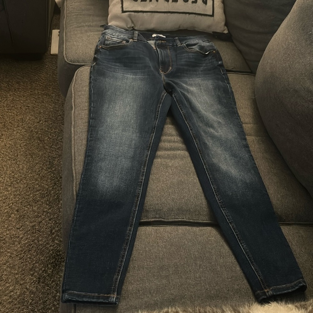 Never worn stretchy skinny jeans Medium Short